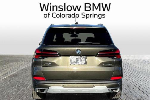 Manhattan Green Metallic 2025 BMW X5 PHEV xDrive50e