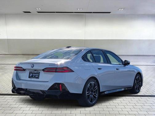 2026 BMW 550e xDrive