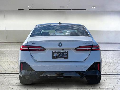 2026 BMW 550e xDrive