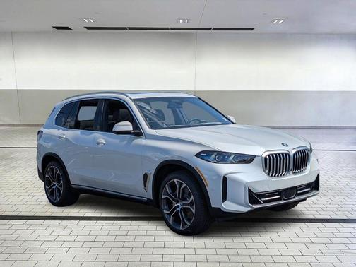 Mineral White Metallic 2026 BMW X5 xDrive40i