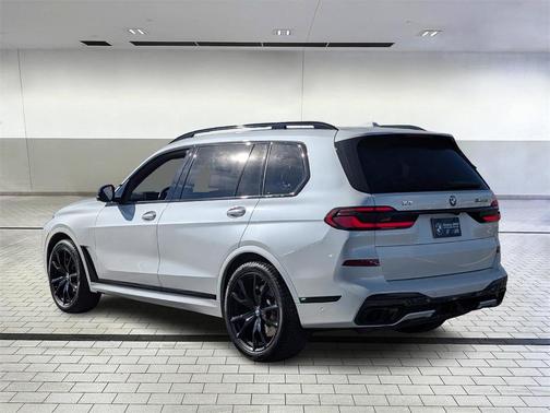 2024 BMW X7 M60i