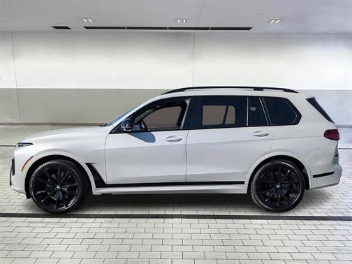2024 BMW X7 M60i