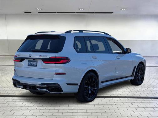 2024 BMW X7 M60i