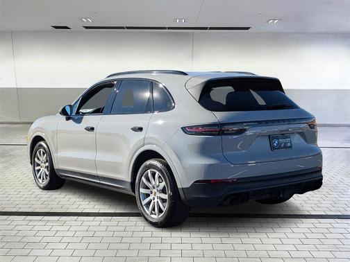 2022 Porsche Cayenne Platinum Edition