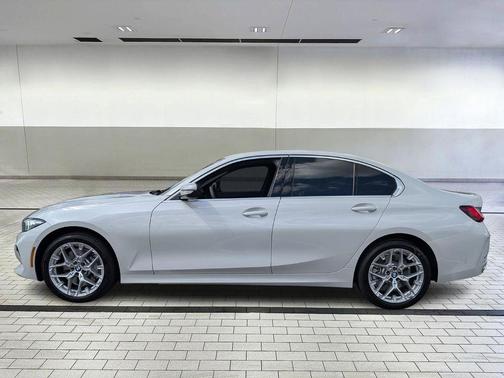 2025 BMW 330 i xDrive