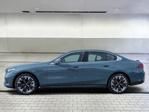 2026 BMW 540 i xDrive