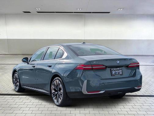 2026 BMW 540 i xDrive