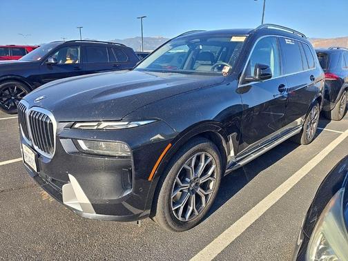 Black Sapphire Metallic 2025 BMW X7 xDrive40i