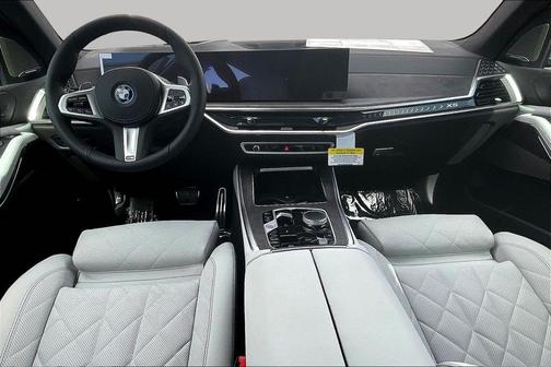 Manhattan Green Metallic 2026 BMW X5 PHEV xDrive50e