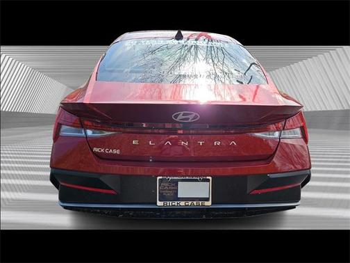 2025 Hyundai ELANTRA SEL
