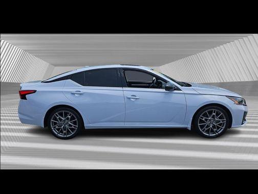 2024 Nissan Altima SR VC-Turbo FWD