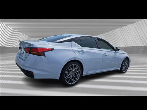 2024 Nissan Altima SR VC-Turbo FWD