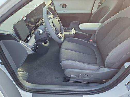 2025 Hyundai IONIQ 5 SE