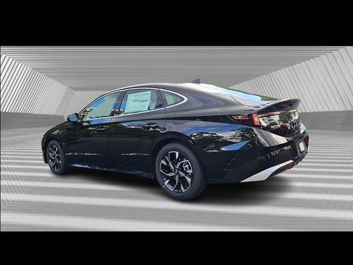 2025 Hyundai SONATA Hybrid SE