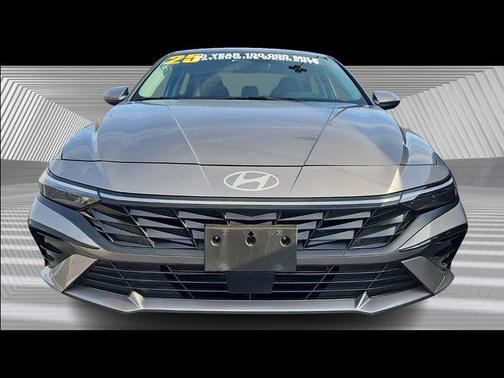 2025 Hyundai ELANTRA SEL