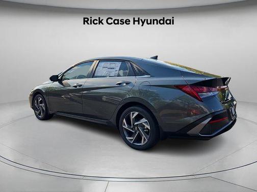 2025 Hyundai ELANTRA Limited
