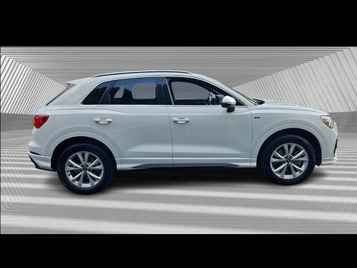 2024 Audi Q3 Premium 45 TFSI S line quattro Tiptronic