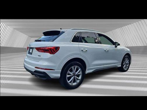2024 Audi Q3 Premium 45 TFSI S line quattro Tiptronic