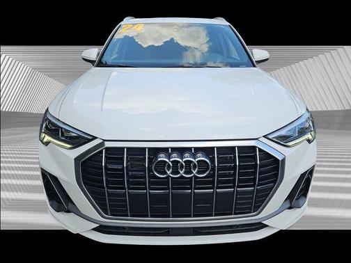 2024 Audi Q3 Premium 45 TFSI S line quattro Tiptronic