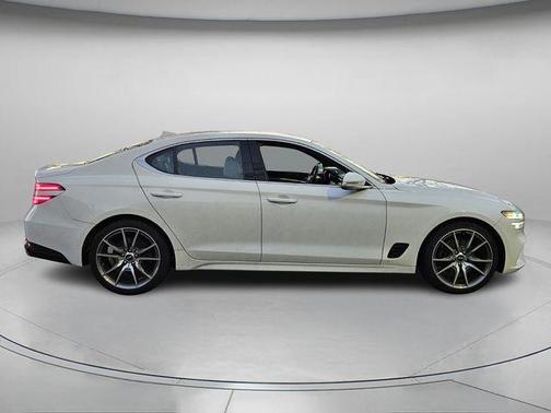 2023 Genesis G70 2.0T RWD