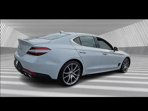 2023 Genesis G70 2.0T RWD