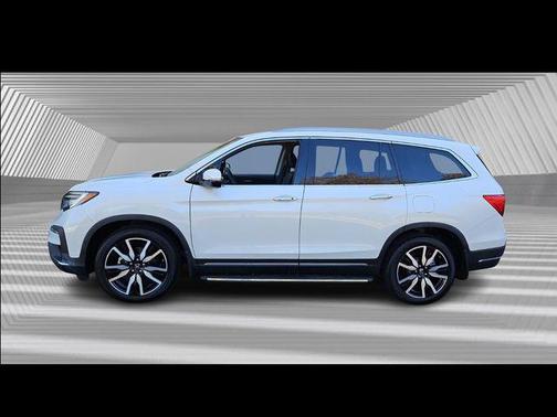 2022 Honda Pilot Touring 8-Passenger