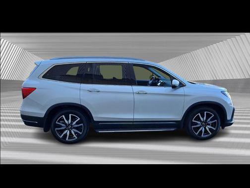 2022 Honda Pilot Touring 8-Passenger