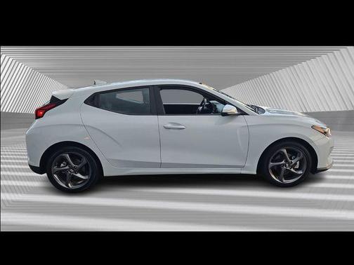 2019 Hyundai Veloster 2