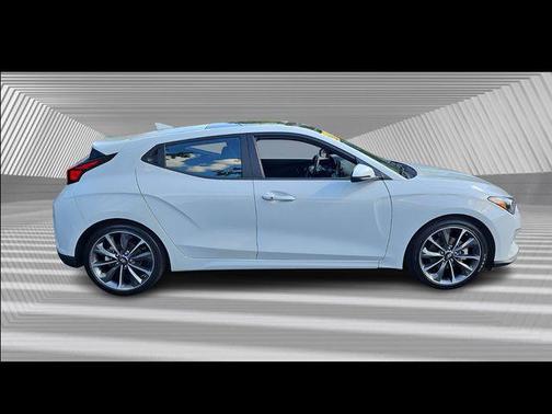 2020 Hyundai Veloster 2
