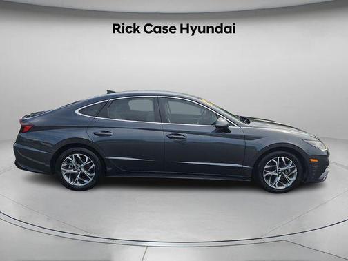2022 Hyundai SONATA SEL