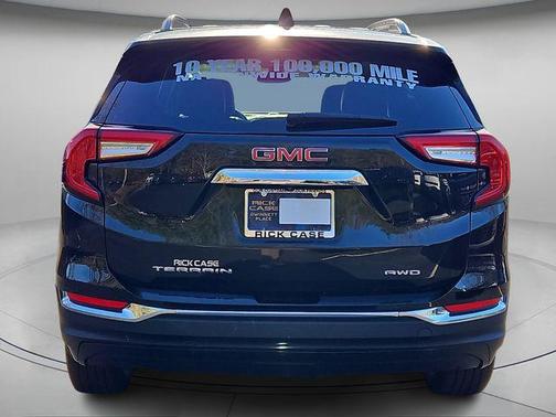 2023 GMC Terrain SLT