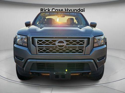 2022 Nissan Frontier SV