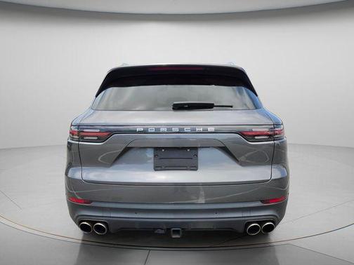 Quartzite Metallic 2019 Porsche Cayenne Cayenne