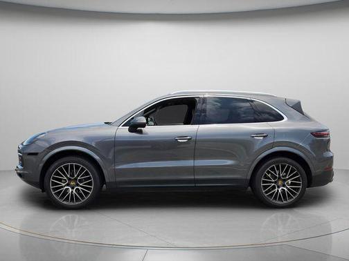 Quartzite Metallic 2019 Porsche Cayenne Cayenne