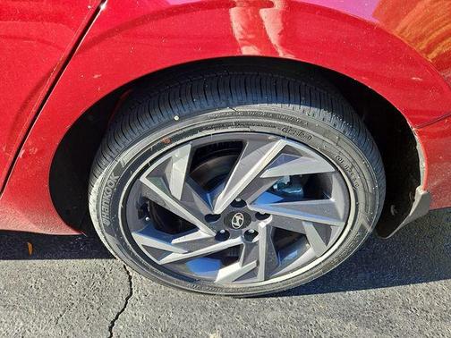 2025 Hyundai ELANTRA HEV Limited