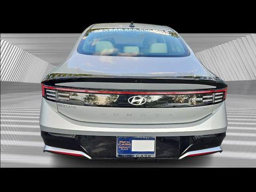 2025 Hyundai SONATA Hybrid SE