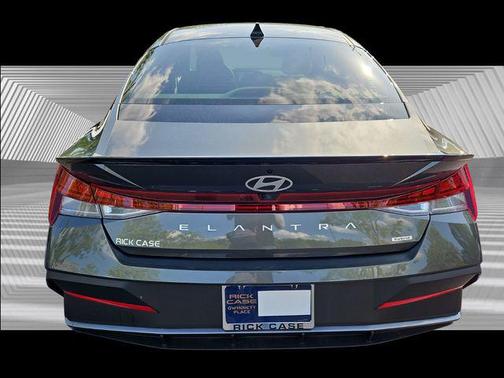 2025 Hyundai ELANTRA HEV SEL Sport