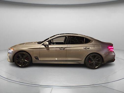 2023 Genesis G70 2.0T RWD