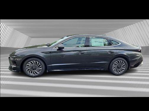 2025 Hyundai SONATA Hybrid SE