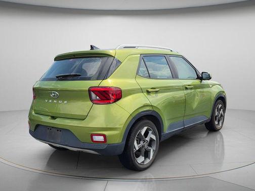 Green Apple 2021 Hyundai VENUE SEL