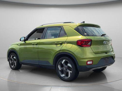 Green Apple 2021 Hyundai VENUE SEL