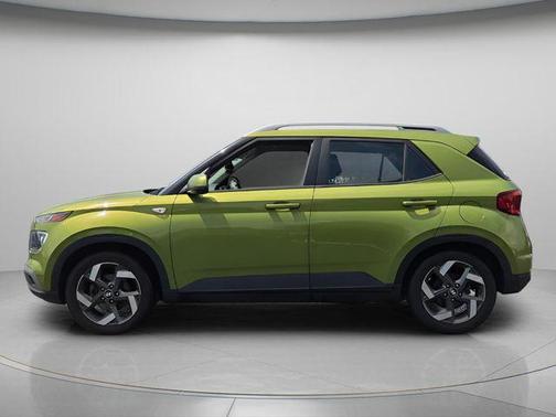 Green Apple 2021 Hyundai VENUE SEL