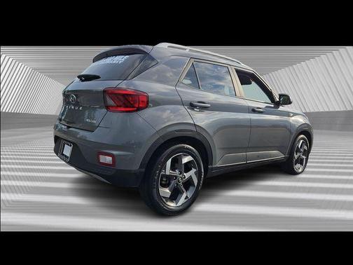 2022 Hyundai VENUE SEL