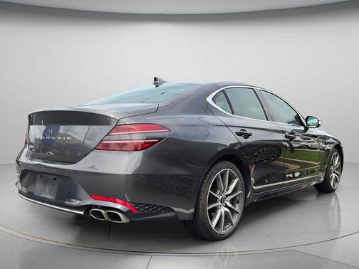 Makalu Gray 2023 Genesis G70 2.0T RWD