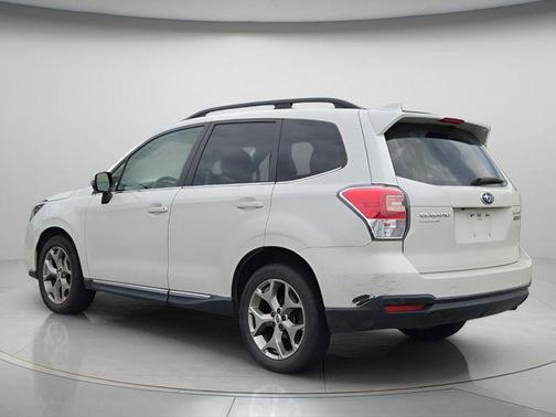 Crystal White Pearl 2018 Subaru Forester 2.5i Touring