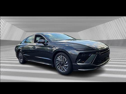 2025 Hyundai SONATA Hybrid SE