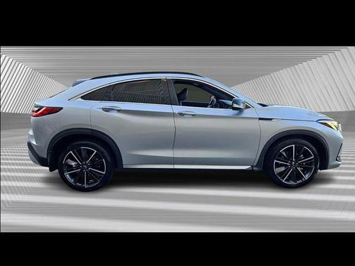 2022 INFINITI QX55 LUXE