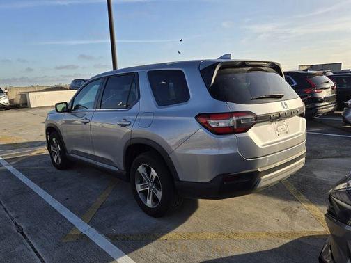 2023 Honda Pilot 2WD EX-L 8 Passenger