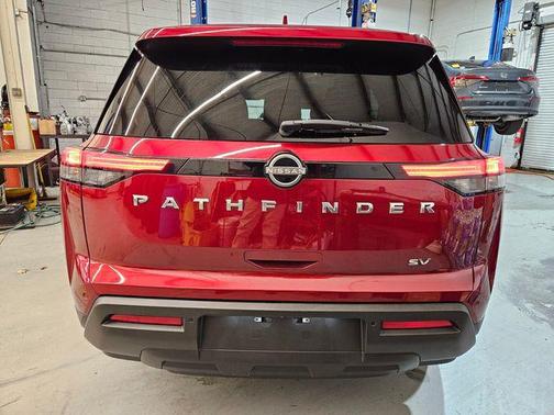 2024 Nissan Pathfinder SV FWD