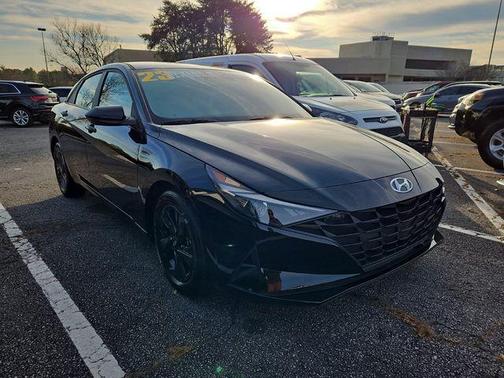 2023 Hyundai ELANTRA SEL